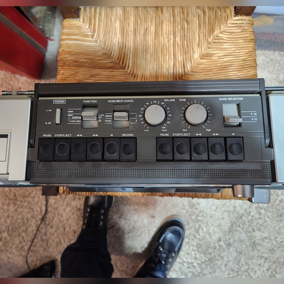 VINTAGE MONTGOMERY WARD BOOMBOX - Picture 6 of 16